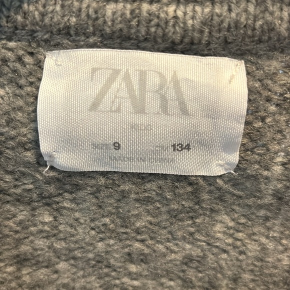 Zara kids size 9 sweater - Picture 2 of 2